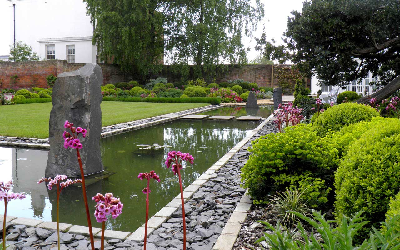 BALI Award garden with large pond